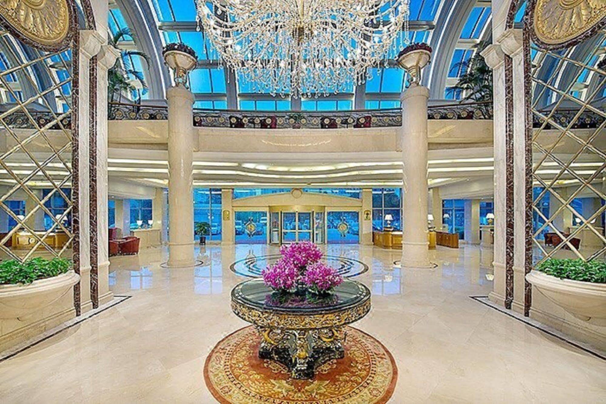 Celebrity International Grand Hotel Beijing Exterior photo